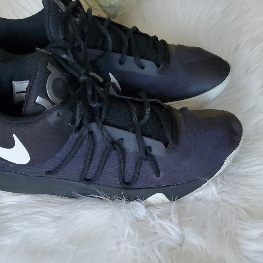 Nike Black and White Men's Sneakers Size 12 - Picture 14 of 15